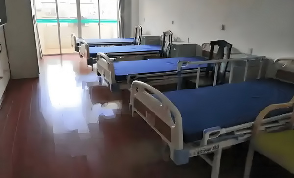 深圳罗湖户籍科电话_黄奕女儿不读书想去韩国当练习生，颜值是硬伤 站台即爆尖叫发出上随声