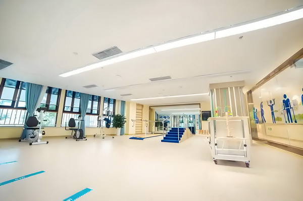 应届毕业生深户办理流程_电影《南京照相馆》票房破4亿 性和显更展空高可玩可发间明